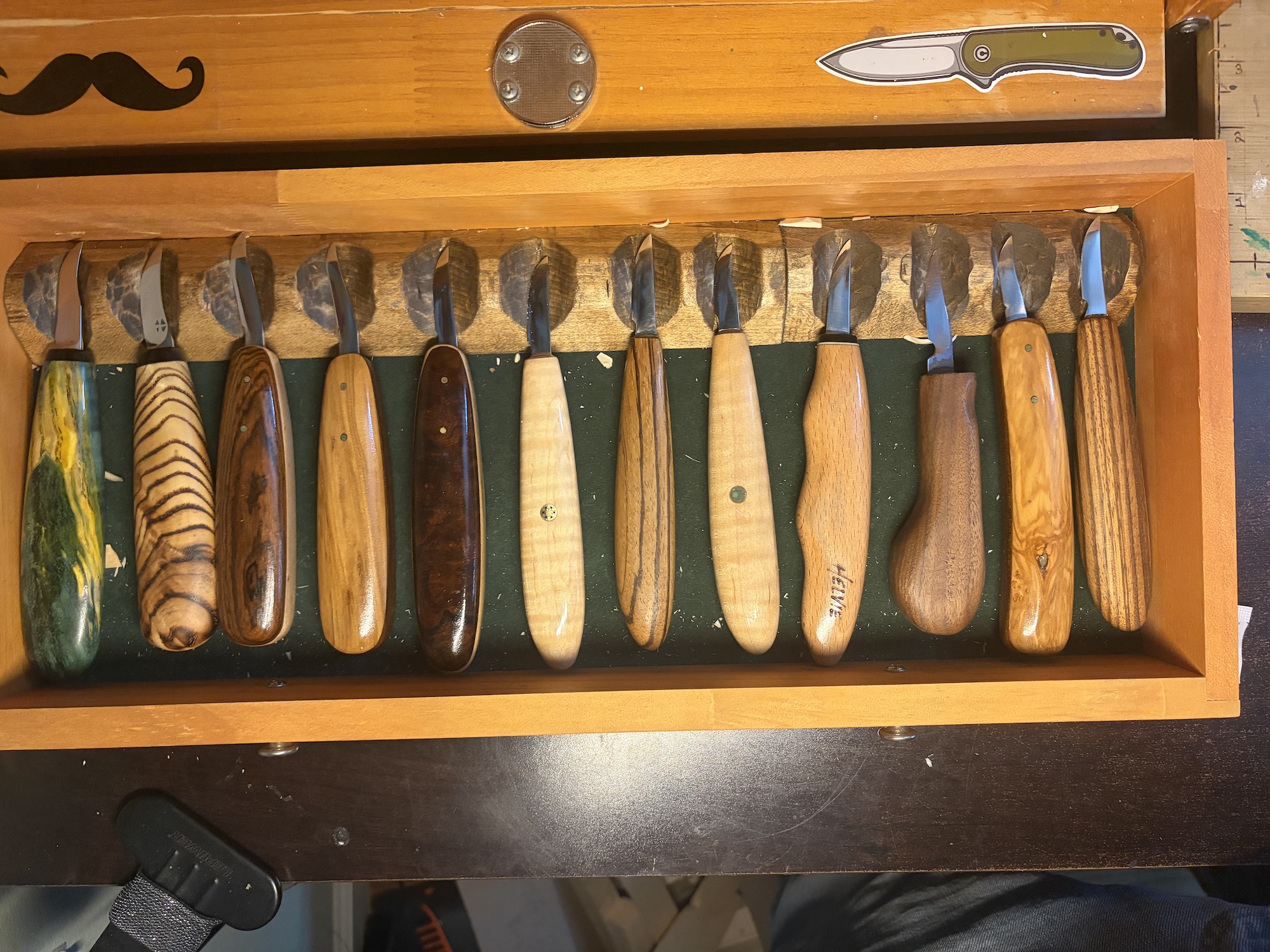 Carving Drawer - Upswept Knives 1